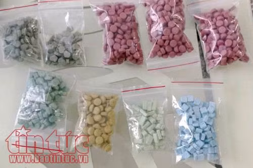 Bắt giữ trùm ma tuý đá 'thủ' súng và kiếm Nhật ở chung cư cao cấp TP Hồ Chí Minh ảnh 3