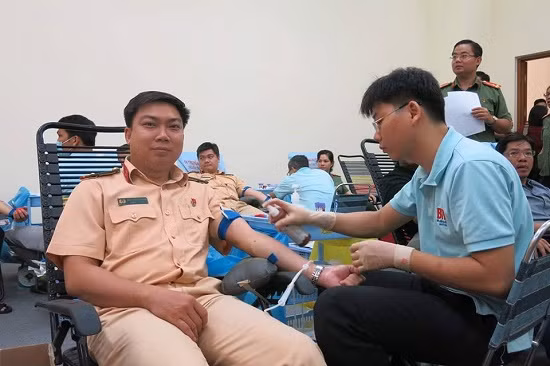 600 chiến sỹ Công an TP Hồ Chí Minh tham gia hiến máu cứu người ảnh 1