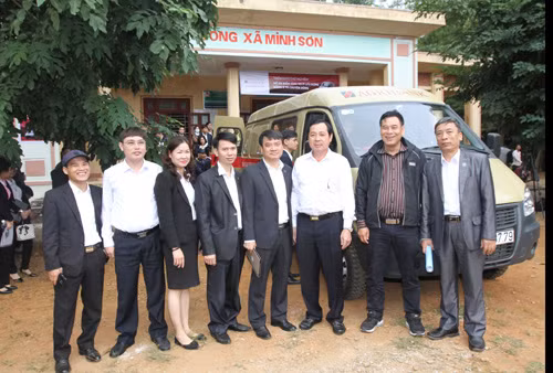 Agribank Hải Dương triển khai điểm giao dịch bằng ô tô chuyên dùng ảnh 1