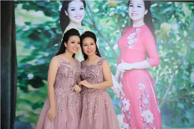 Sao mai Tân Nhàn và Thu Hà làm MV ‘Hai quê’ sau 15 năm tình bạn ảnh 1