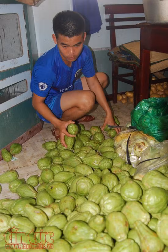 Những chiến sĩ anh nuôi trên tàu 996 ảnh 2