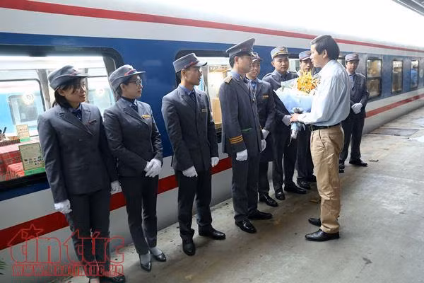 Hôm nay, tàu Thống Nhất chất lượng cao thế hệ 3 lăn bánh chuyến đầu tiên ảnh 10
