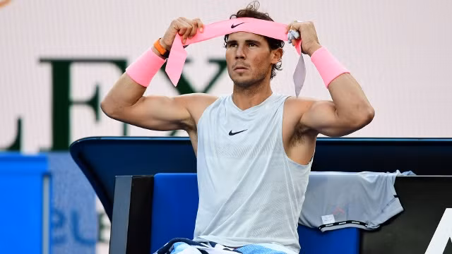 Rafael Nadal dùng lại mốt áo không tay, 'ăn diện' nhất Australian mở rộng ảnh 5
