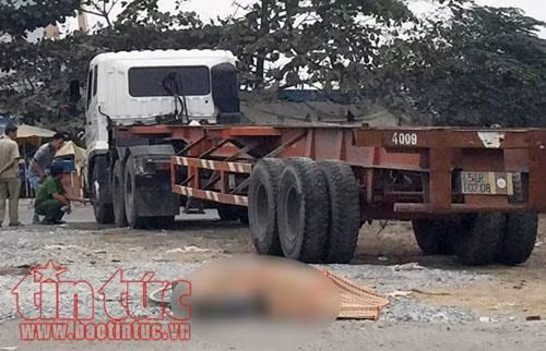Người phụ nữ bán vé số bị xe container cán tử vong ảnh 1