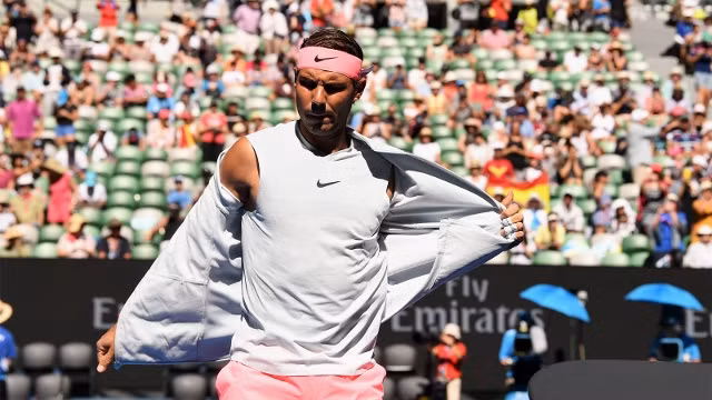 Rafael Nadal dùng lại mốt áo không tay, 'ăn diện' nhất Australian mở rộng ảnh 1