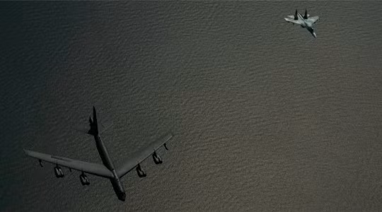 Chiến đấu cơ Su-27 của Nga 'bám' đội máy bay ném bom Mỹ trên Biển Baltic ảnh 1