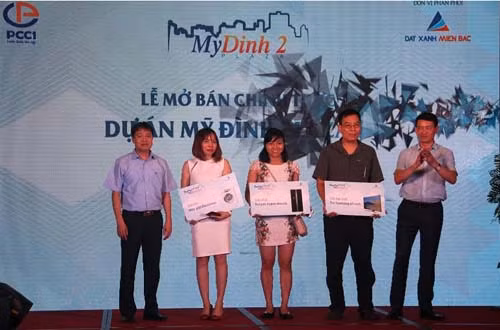 Cư dân Mỹ Đình Plaza 2 rước lộc vàng ngày mở bán ảnh 1