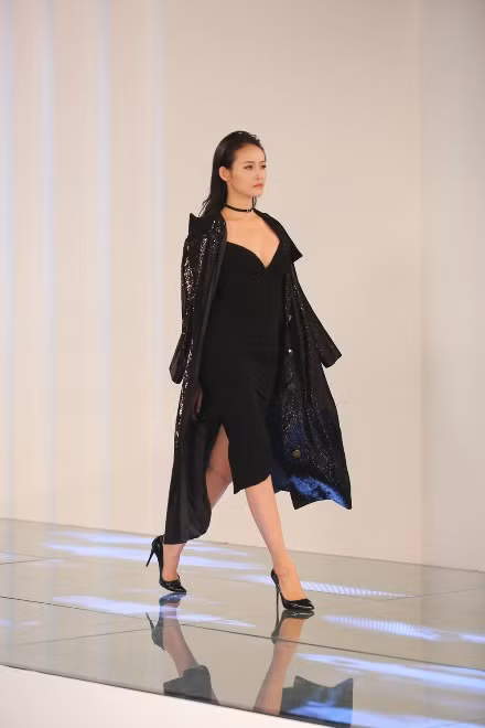 The Face- Gương mặt thương hiệu: Mỹ Nhân bị HLV Lan Khuê mắng 'catwalk như đi chợ' ảnh 5