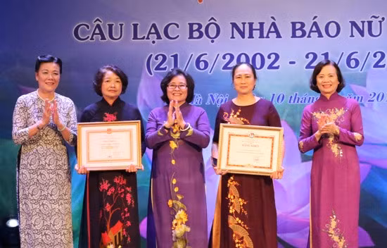 Sân chơi duy nhất của các nhà báo nữ Việt Nam tròn 15 tuổi ảnh 2