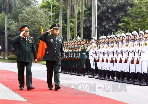 Đại tướng Ngô Xuân Lịch hội đàm với Phó Chủ tịch Quân ủy Trung ương Trung Quốc ảnh 1
