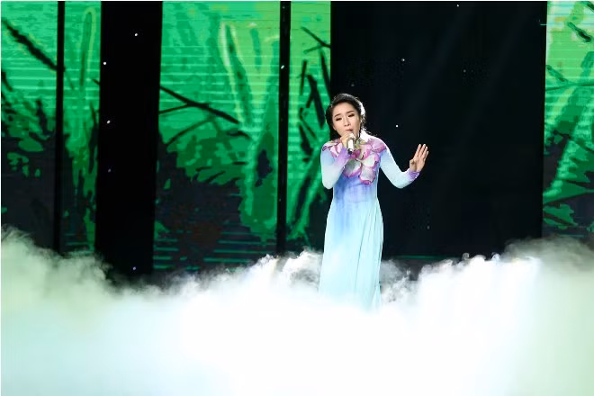 Chung kết Thần tượng Bolero: Phương Liên 'sến nghĩa sến tình... yêu lắm mình ơi' ảnh 3