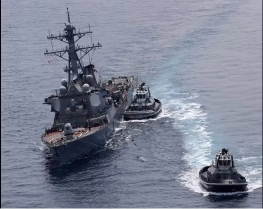 Mỹ-Nhật gấp rút tìm kiếm 7 thủy thủ tàu USS Fitzgerald mất tích sau vụ va chạm ảnh 1