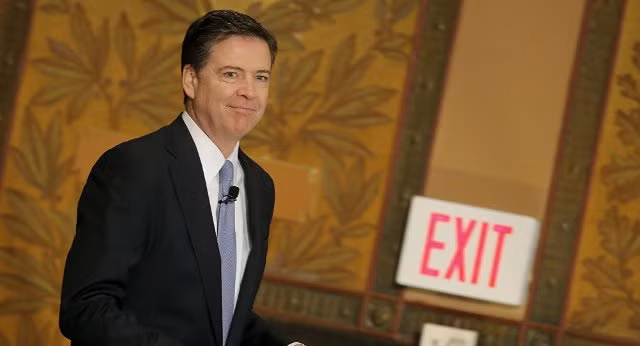 Gần nửa dân Mỹ tin cựu Giám đốc FBI hơn Tổng thống Donald Trump ảnh 1