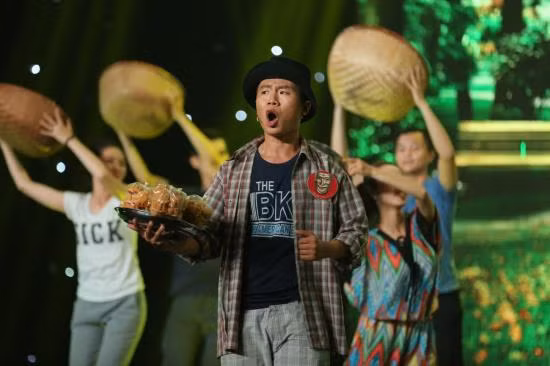 Mê hài, nam sinh lớp 12 bắt xe lên thi Cười xuyên Việt rồi quay về để kịp giờ học ảnh 1