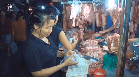 Trấn Thành cười 'không nhặt được mồm' trước người phụ nữ 'lạc quan nhất thế giới' ảnh 1