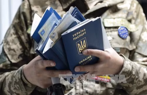 EU chính thức miễn thị thực cho Ukraine ảnh 2
