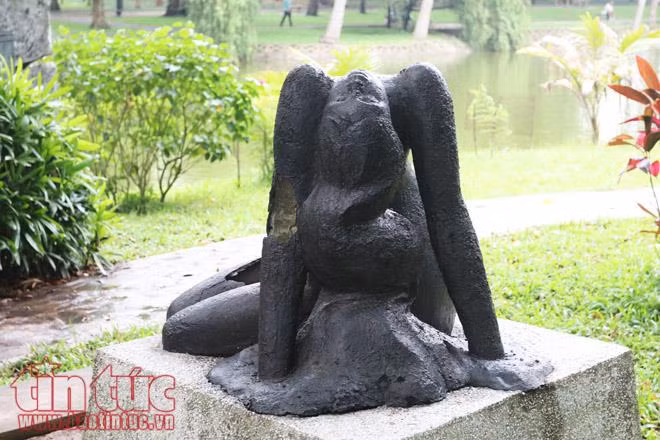Xót xa vườn tượng công viên Bách Thảo xuống cấp nghiêm trọng ảnh 5