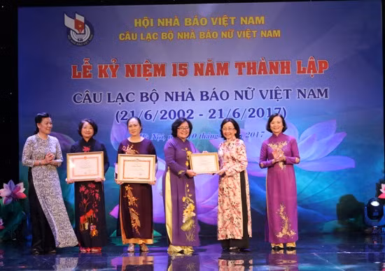 Sân chơi duy nhất của các nhà báo nữ Việt Nam tròn 15 tuổi ảnh 3