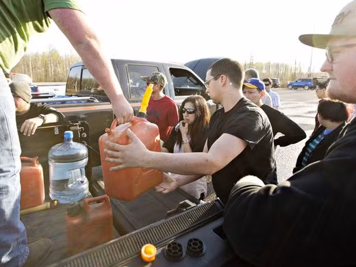 Gần 1.600 ngôi nhà bị thiêu rụi trong biển lửa Canada ảnh 6