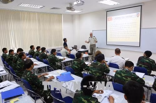 Việt Nam – Pháp trao đổi chuyên môn công binh gìn giữ hòa bình Liên hợp quốc ảnh 1