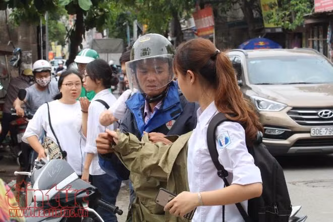 Chiều 25/6: Thí sinh làm bài thi môn Toán ảnh 3