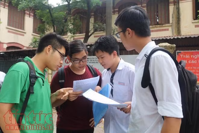 Kết thúc buổi thi tổ hợp Khoa học tự nhiên: Đề khó hơn năm trước ảnh 4