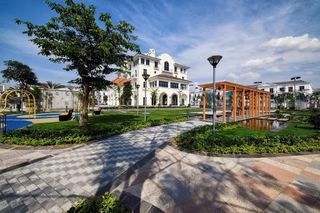 Nhà Thiết kế Hà Duy mang cả miền xanh lên sàn diễn thời trang cao cấp ảnh 2