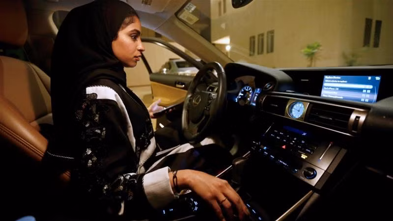 Saudi Arabia chính thức cho phép phụ nữ lái xe ảnh 1