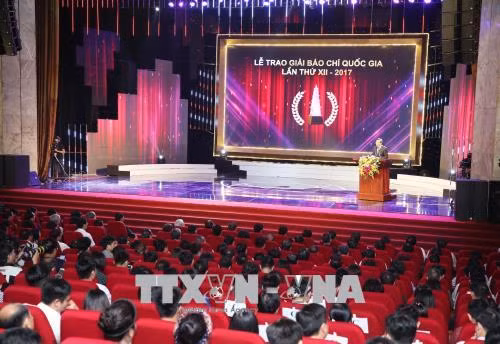Lễ trao Giải Báo chí quốc gia lần thứ XII năm 2017 ảnh 3
