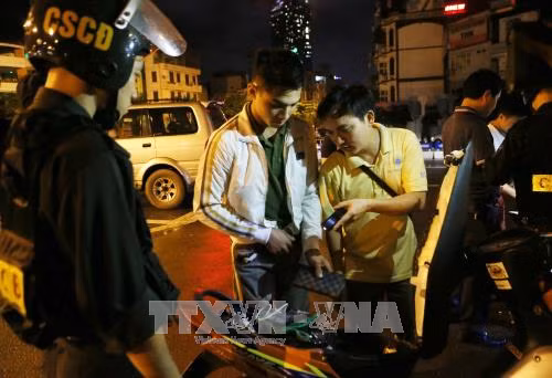  Truy quét 'bão đêm' đua xe tại Hà Nội ảnh 1