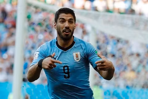 WORLD CUP 2018: Ronaldo phá kỷ lục vĩ đại của Puskas. Messi bị đối xử bất công. M.U hoàn tất vụ Fred ảnh 2