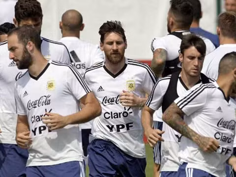 World Cup 2018: Messi muốn 'liều mạng' trước Nigeria ảnh 1