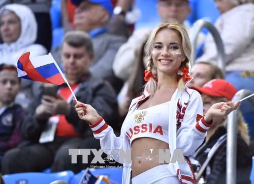 Những bóng hồng xinh đẹp 'thiêu cháy' World Cup 2018 ảnh 1