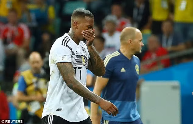  WORLD CUP 2018: Jerome Boateng bị chỉ trích nặng nề với màn trình diễn thảm họa ảnh 1