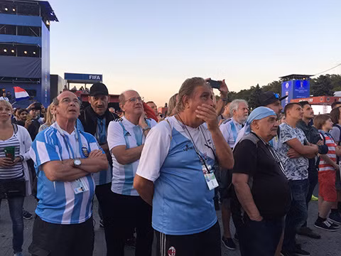 WORLD CUP 2018: Có rất nhiều Messi giả ở Moskva, nhưng Messi thật lại biến mất ảnh 2