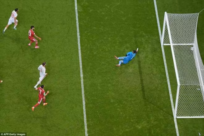 WORLD CUP 2018: Tây Ban Nha thể hiện bản lĩnh. VAR giúp Iran...đi vào lịch sử ảnh 4