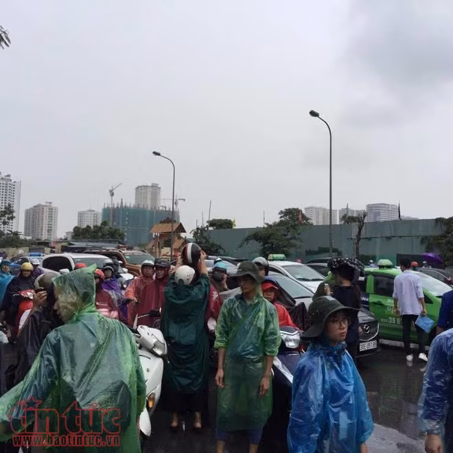 Kết thúc bài thi Khoa học Xã hội: Môn Giáo dục công dân câu hỏi còn thiếu trọng tâm ảnh 7