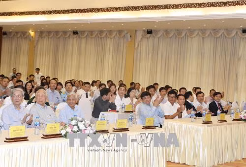 Chùm ảnh: Thủ tướng Nguyễn Xuân Phúc gặp mặt các cơ quan thông tấn, báo chí ảnh 2