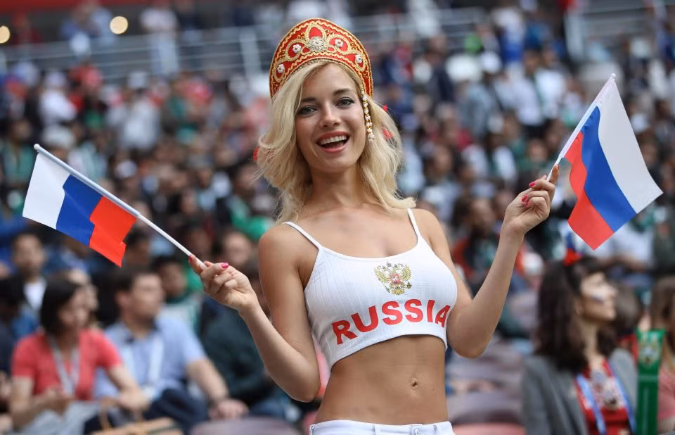 Dư luận Nga dậy sóng vụ treo thưởng 50.000 USD cho cô gái có bầu với cầu thủ World Cup ảnh 1