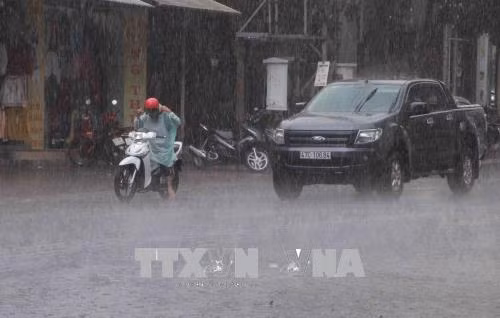 Bắc bộ bắt đầu giảm nhiệt, chiều tối và đêm có mưa rào và dông diện rộng ảnh 1