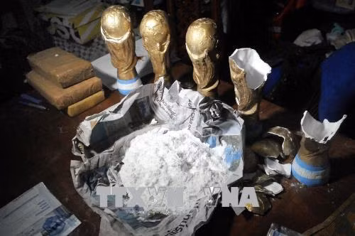 Giấu cocain, cần sa trong cúp Vàng World Cup 'dỏm' ảnh 1