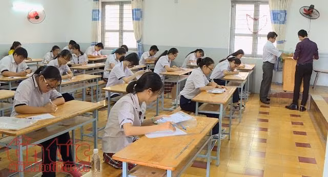 5 thí sinh đặc biệt được bố trí phòng thi riêng, hỗ trợ máy ghi âm, ghi hình ảnh 2