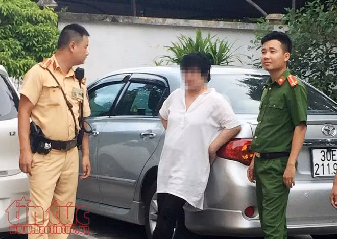 Giận chồng bỏ đi chơi trong khi bố ốm, người phụ nữ định nhảy cầu ảnh 2