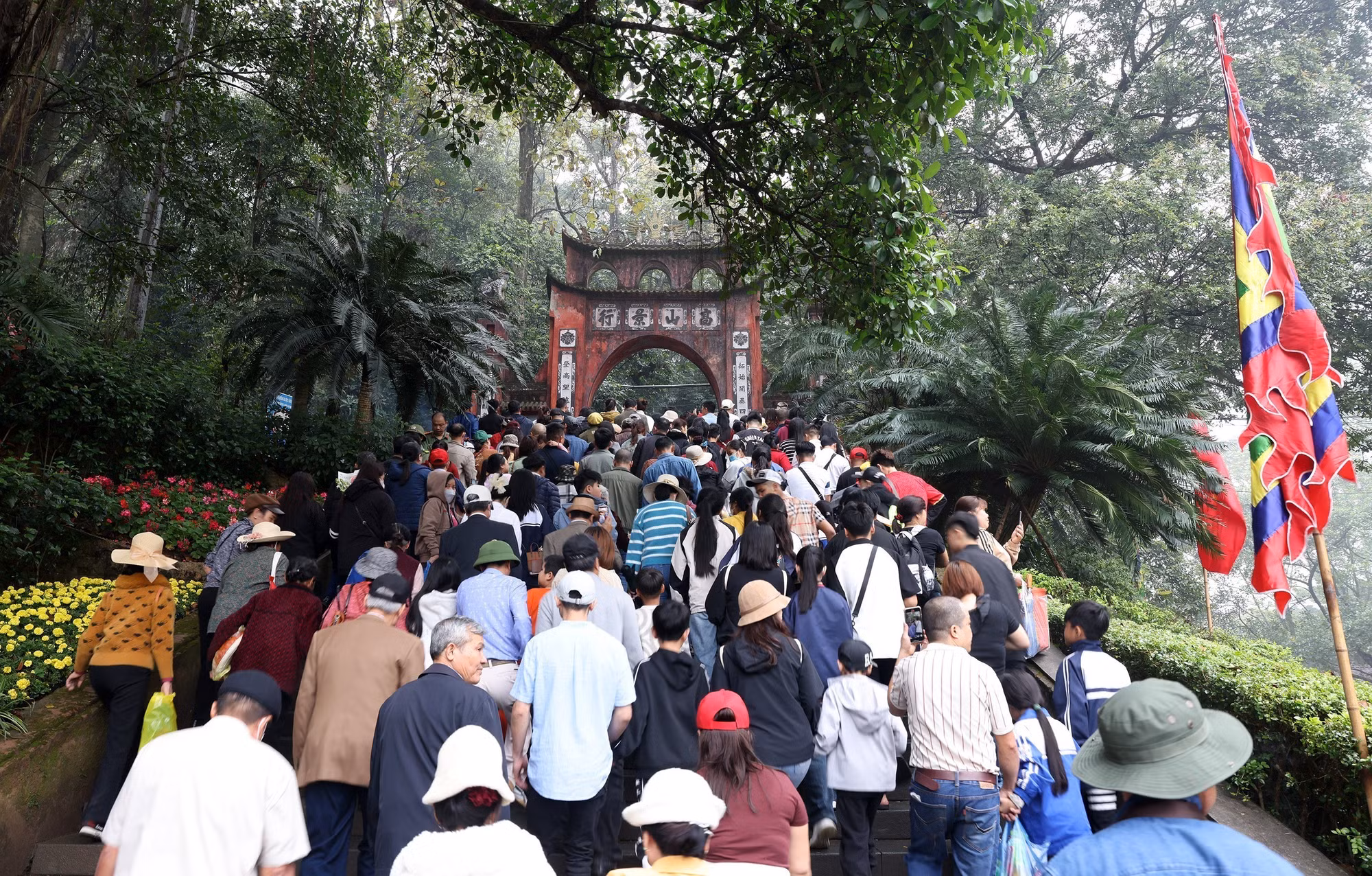 den-hung-61125-10.jpg