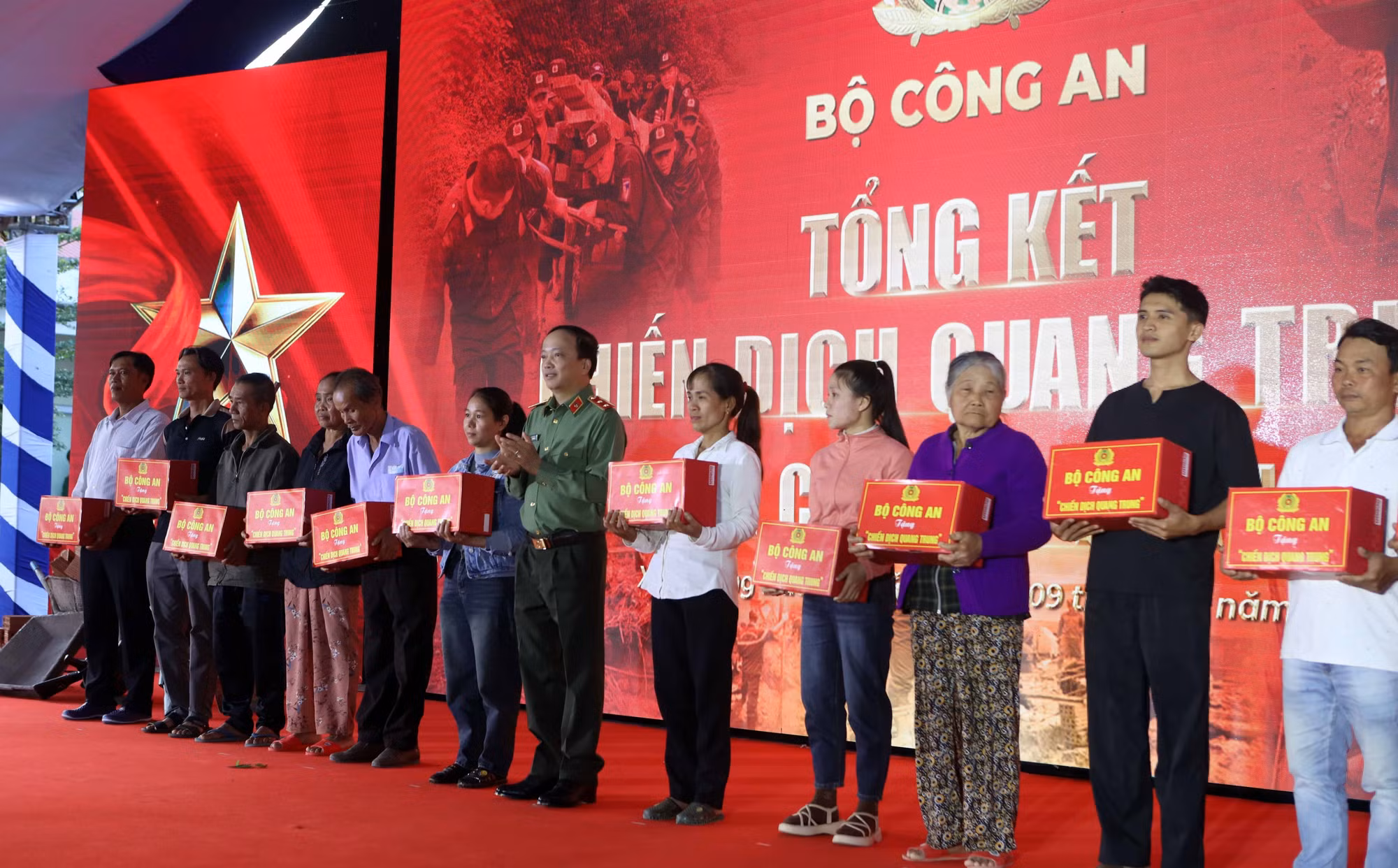 quang-trung-9126-23.jpg