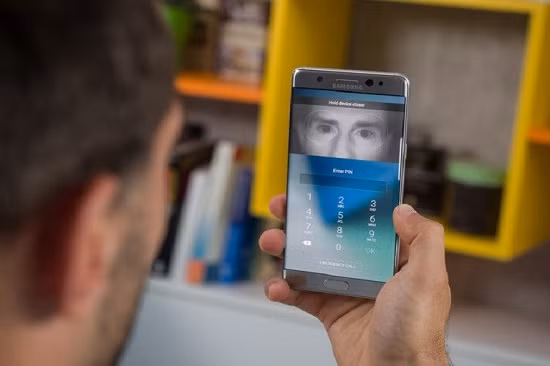 Vừa ra mắt, Samsung Galaxy S8 đã lộ lỗ hổng an ninh ảnh 1