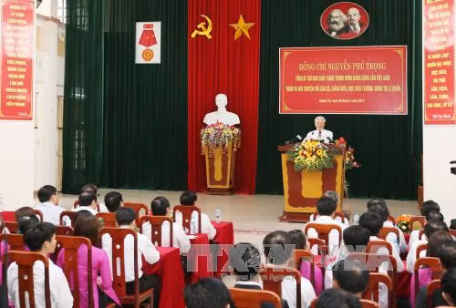 Tổng Bí thư Nguyễn Phú Trọng dâng hương tại Khu Lưu niệm Tổng Bí thư Lê Duẩn ảnh 3