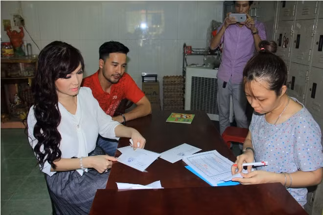 Sau nghi án tình cảm, Kavie Trần lại sánh vai Đoàn Thanh Tài đi từ thiện ảnh 5
