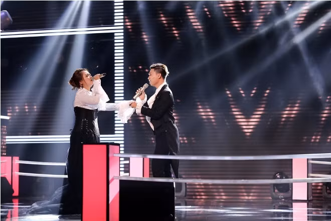 The Voice tập 8: Giọng ca 'phi giới tính' Trần Tùng Anh hát Opera khiến sân khấu bùng nổ ảnh 3