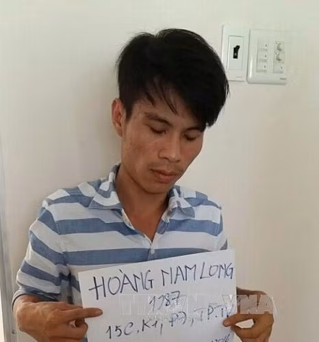 Bắt đôi nam nữ sử dụng ma túy, điều khiển ô tô mang theo vũ khí nóng ảnh 2